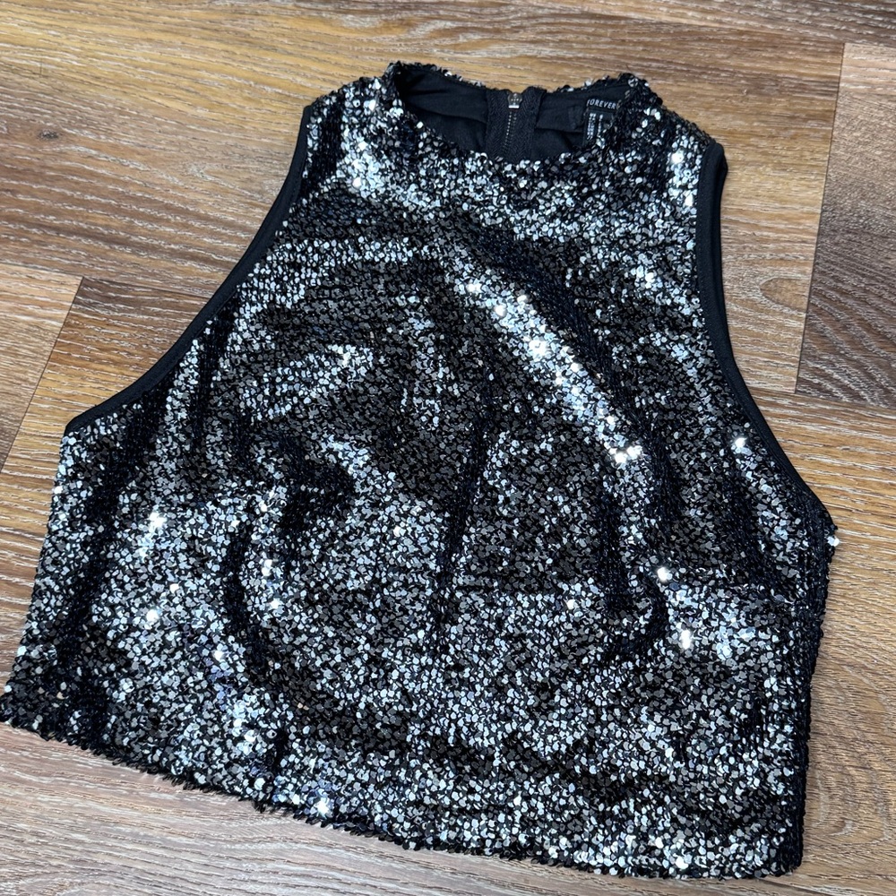 Black and Silver Sequin Women's Cropped Tank Top